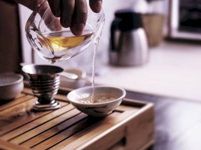 Boire le thé pour oublier le bruit du monde : la cérémonie du thé Boire le thé pour oublier le bruit du monde : la cérémonie du thé